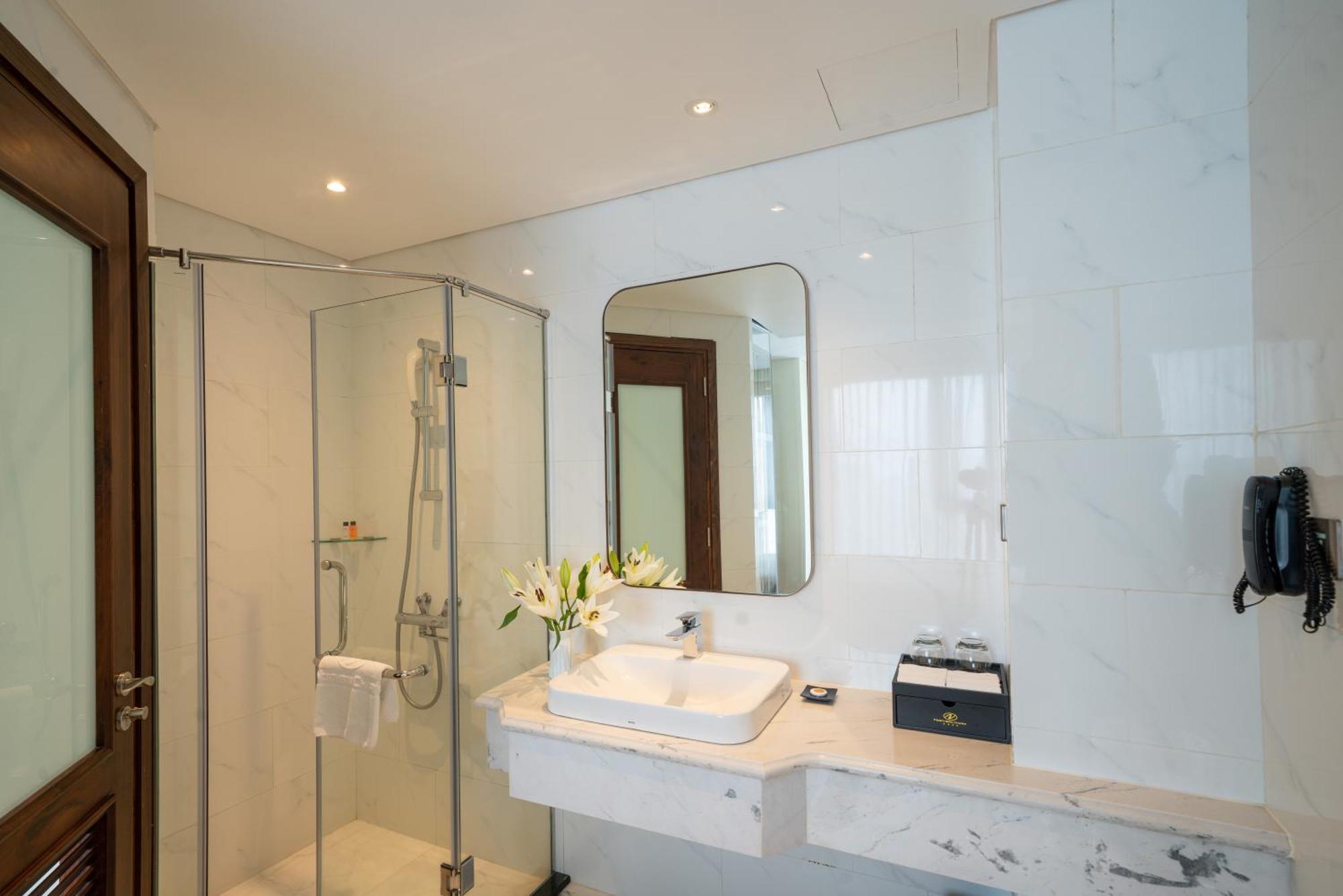 Northern Charm Khách sạn 4*